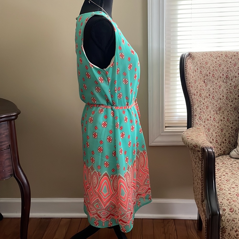 Beautiful Spring/Summer Dress - Picture 2 of 5